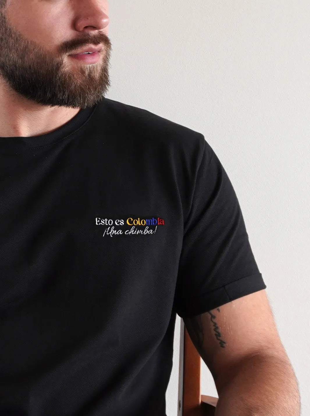 CAMISETA COLOMBIA BORDADA | EDICIÓN LIMITADA | ALGODÓN PIMA - PIQUÉ - CEDRO