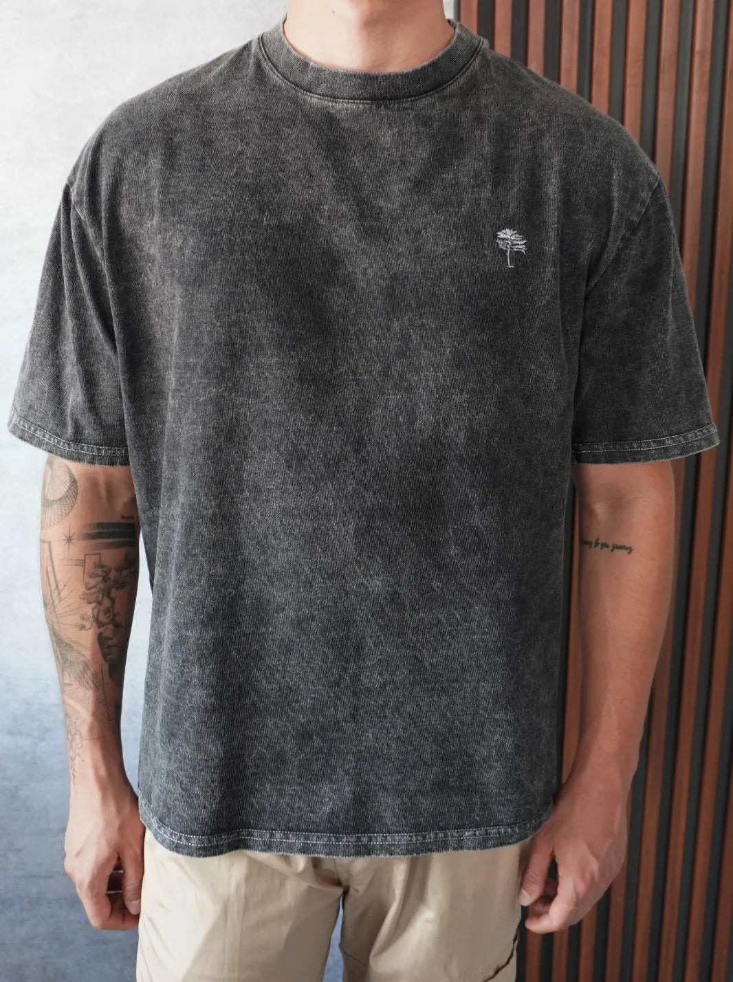 CAMISETA OVERSIZE BORDADA | 100% ALGODÓN DE ALTO GRAMAJE - CEDRO