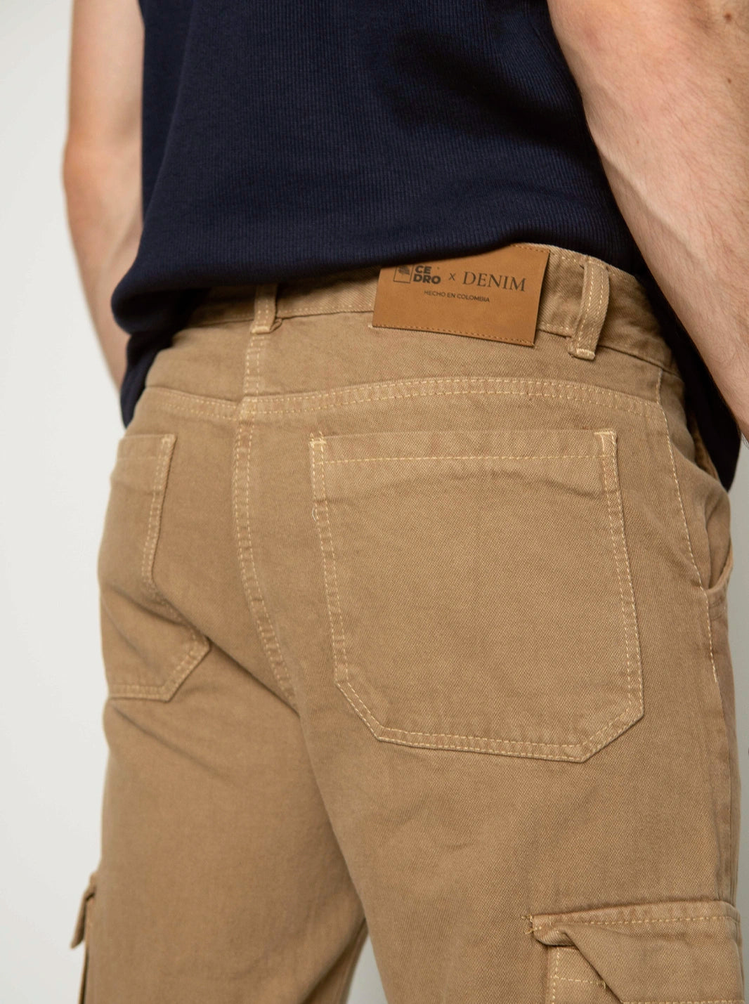 JEANS CARGO | HOMBRE