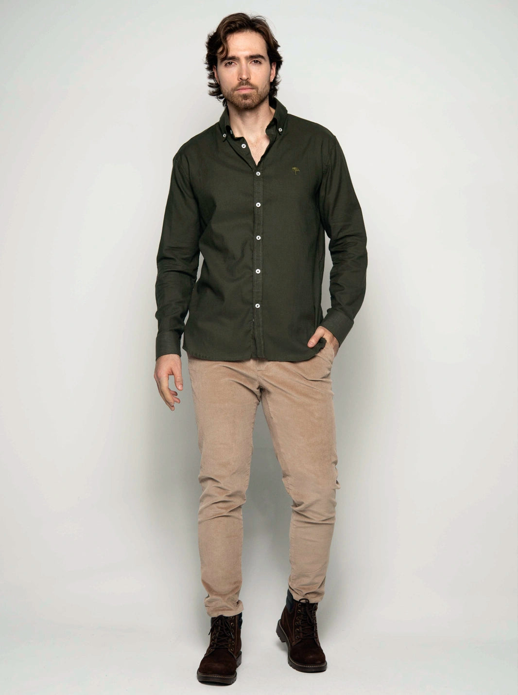 PANTALÓN DE PANA CON PRETINA CRUZADA | HOMBRE