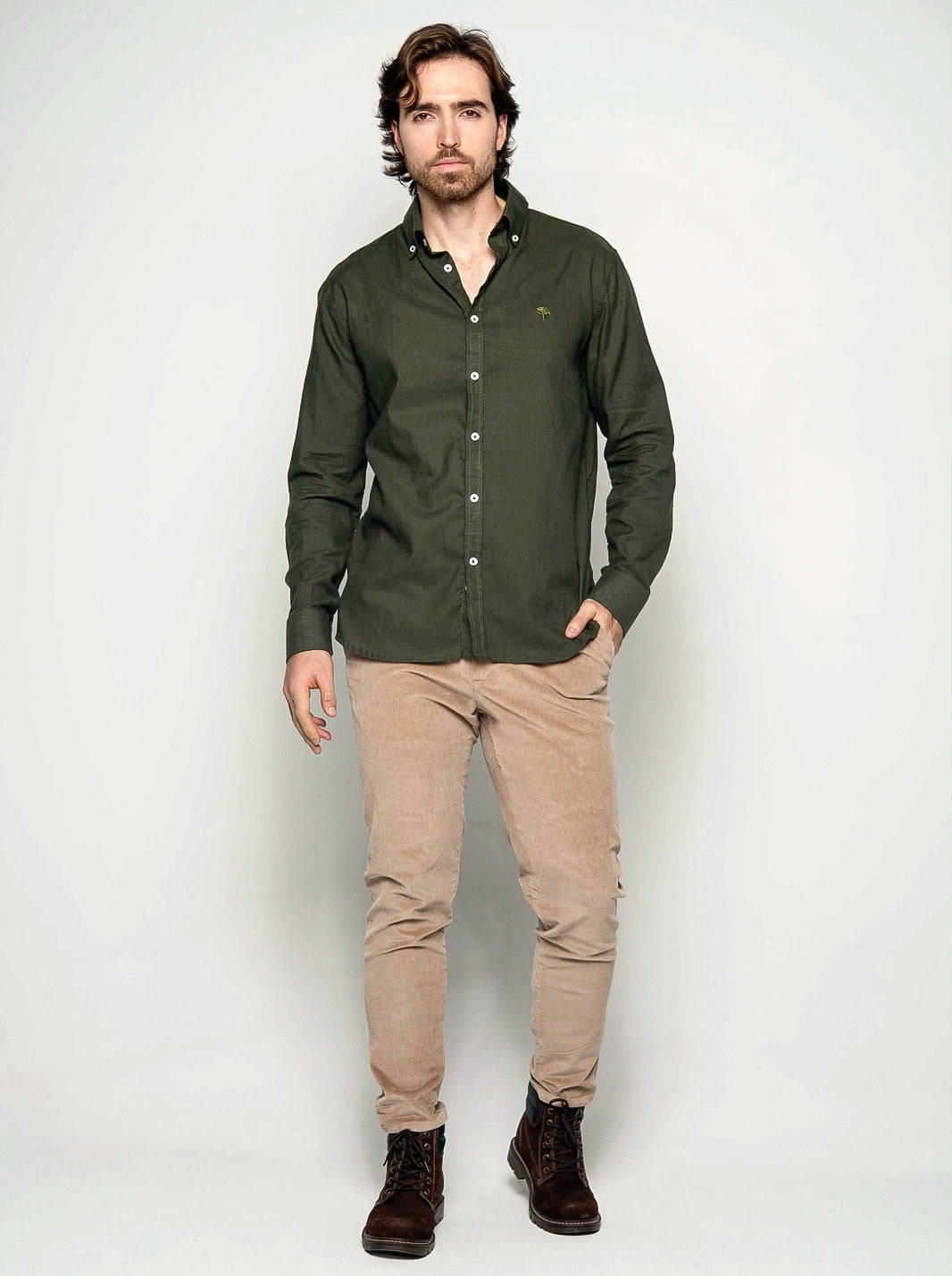 PANTALÓN DE PANA CON PRETINA CRUZADA | HOMBRE