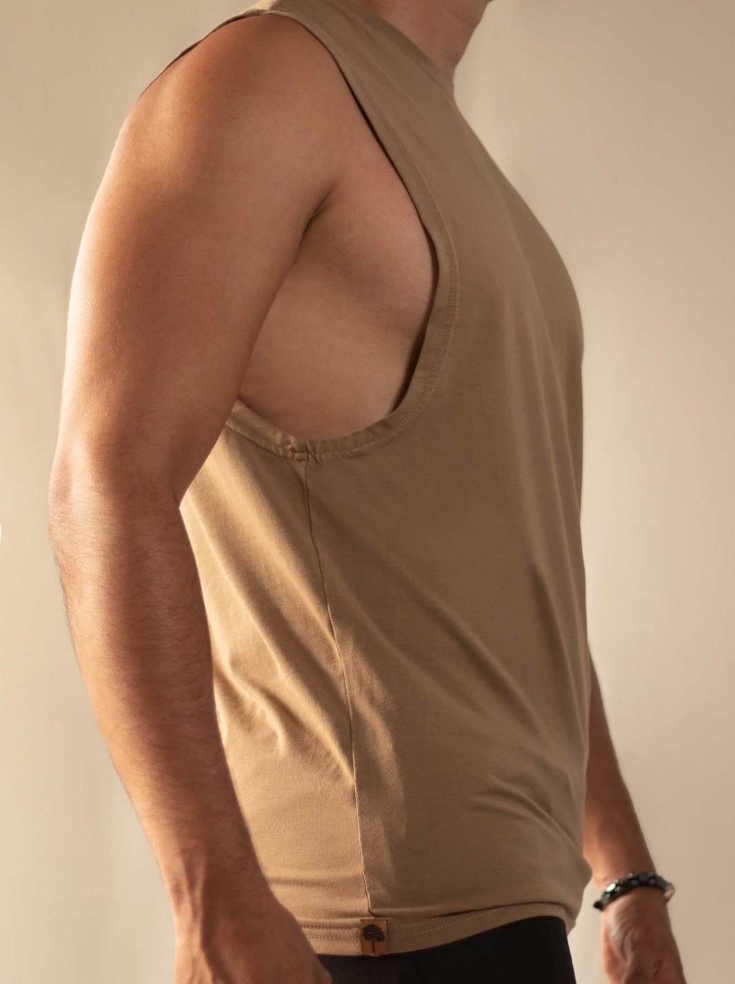 CAMISETA SIN MANGAS - CEDRO