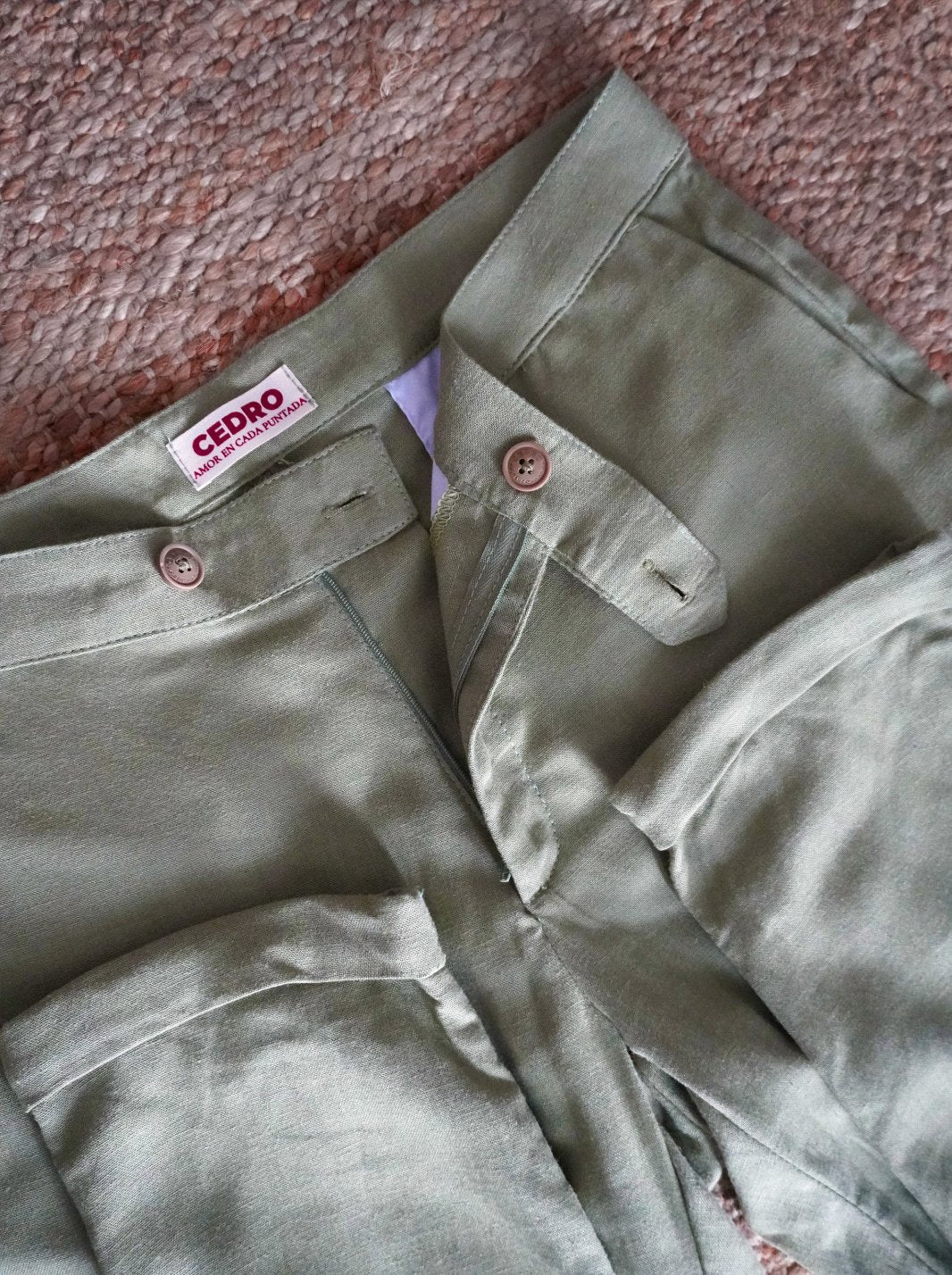 pantalón de verano para hombre estilo trouser color verde claro