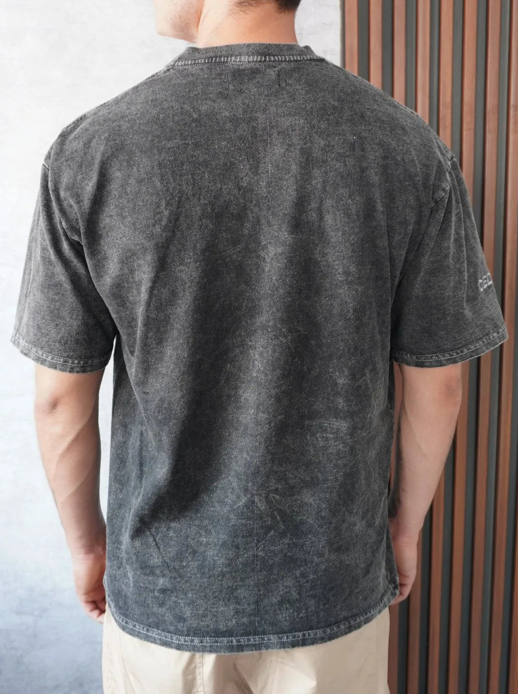 CAMISETA OVERSIZE BORDADA | 100% ALGODÓN DE ALTO GRAMAJE - CEDRO