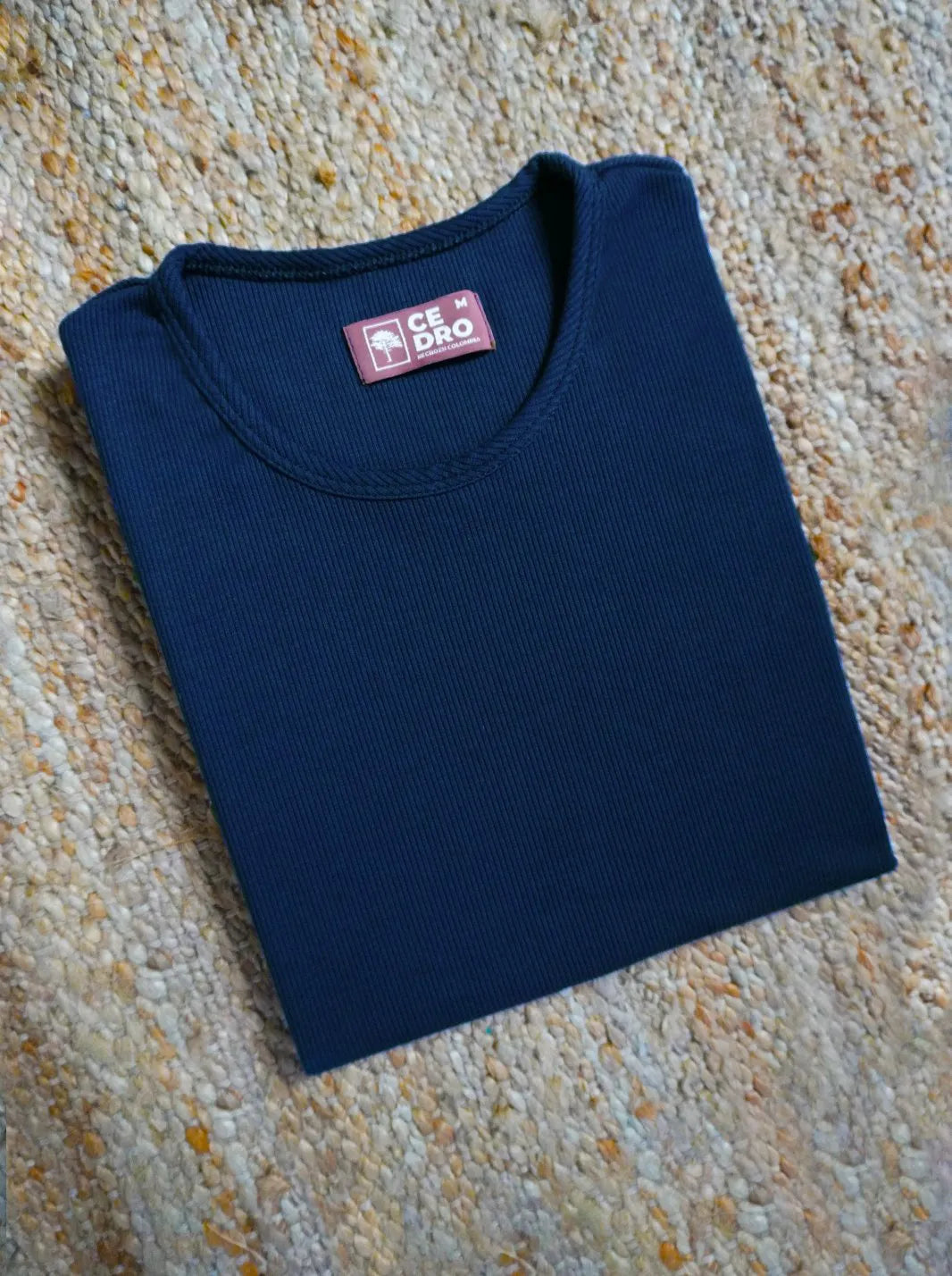 CAMISETA BÁSICA TECH | TECNOLOGÍA 0 PLANCHA - CEDRO