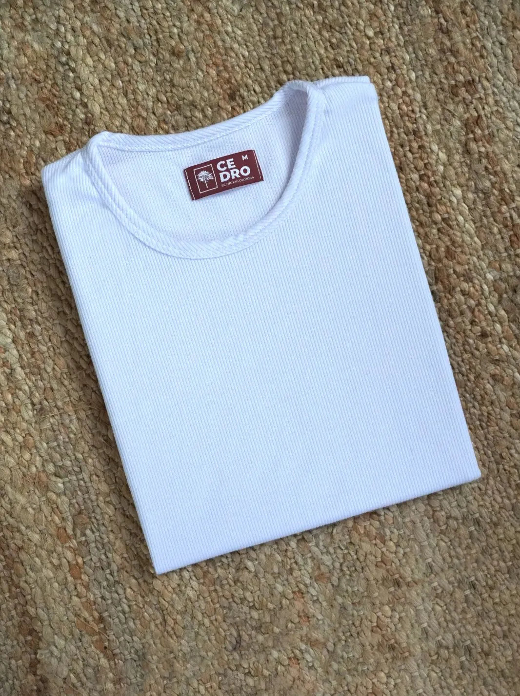 CAMISETA BÁSICA TECH | TECNOLOGÍA 0 PLANCHA - CEDRO