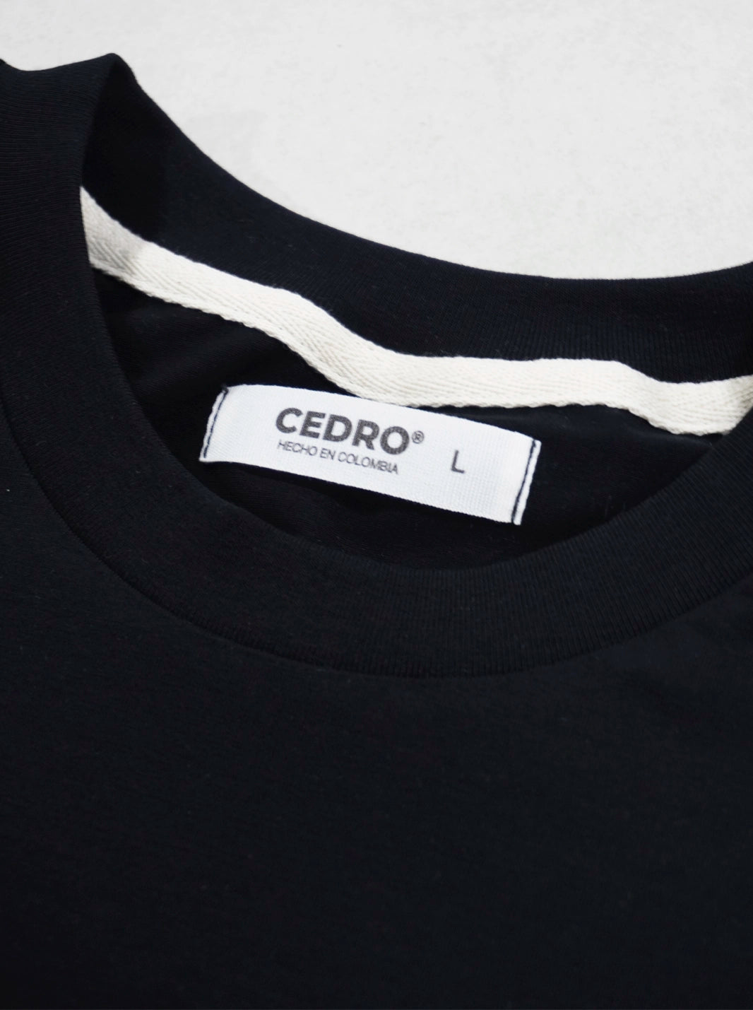 CAMISETA CEDRO BORDADA | TACTO FRÍO | 235gr