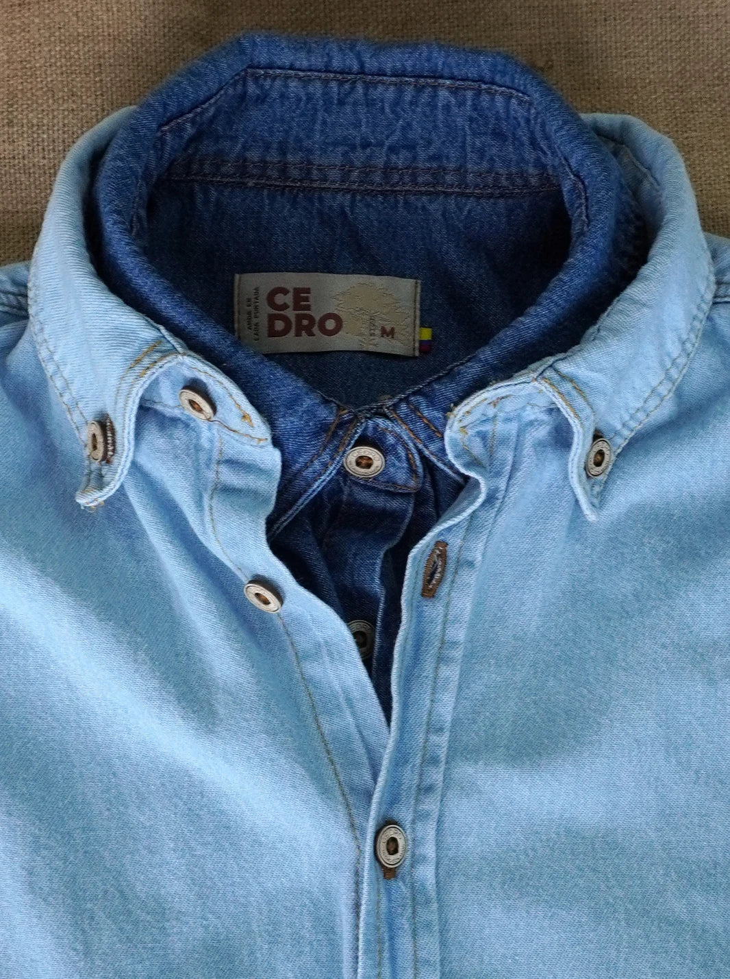 CAMISA EN DENIM DE ALTA RESISTENCIA - CEDRO