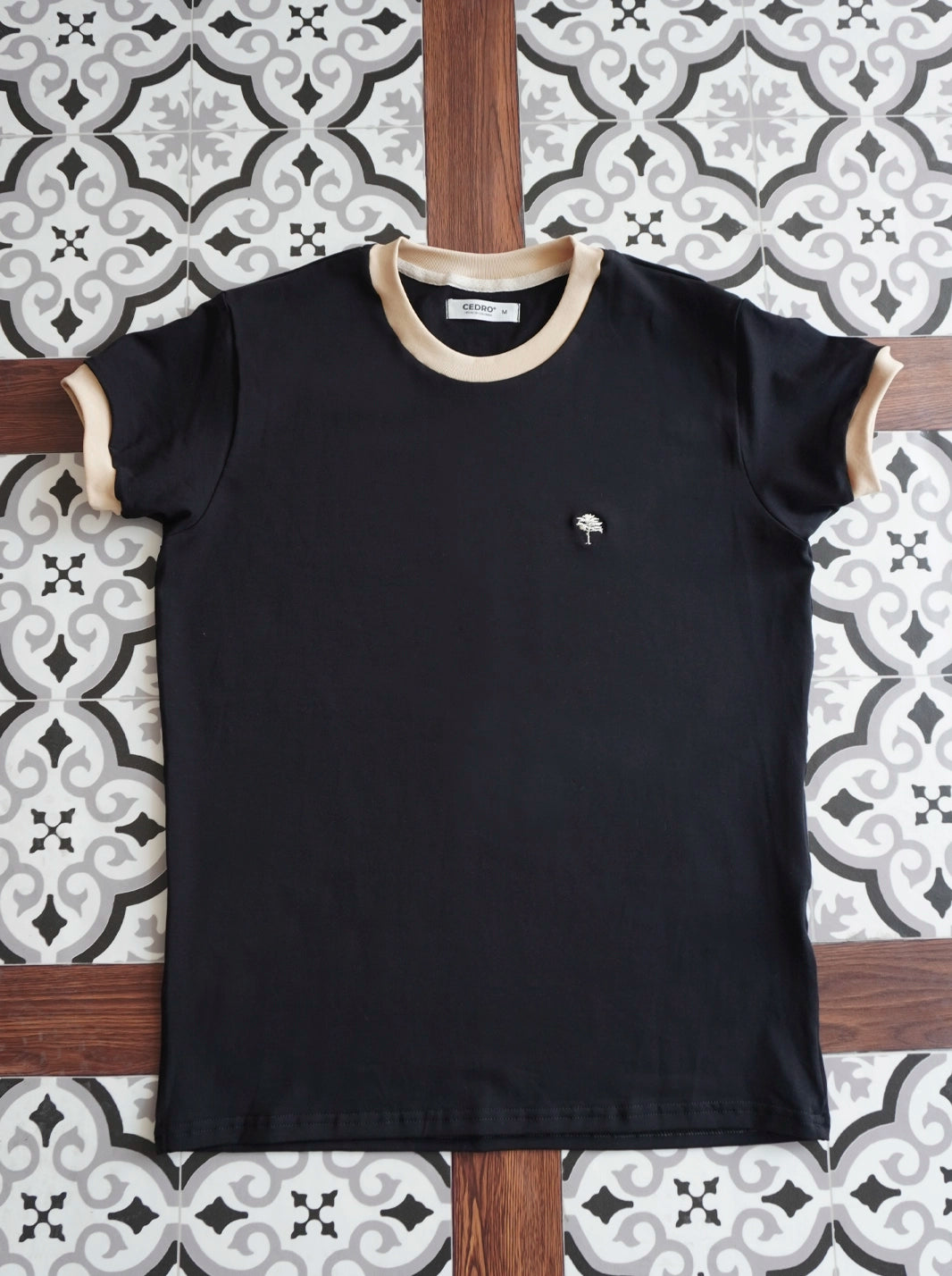 CAMISETA CEDRO COMBINADA | TACTO FRÍO