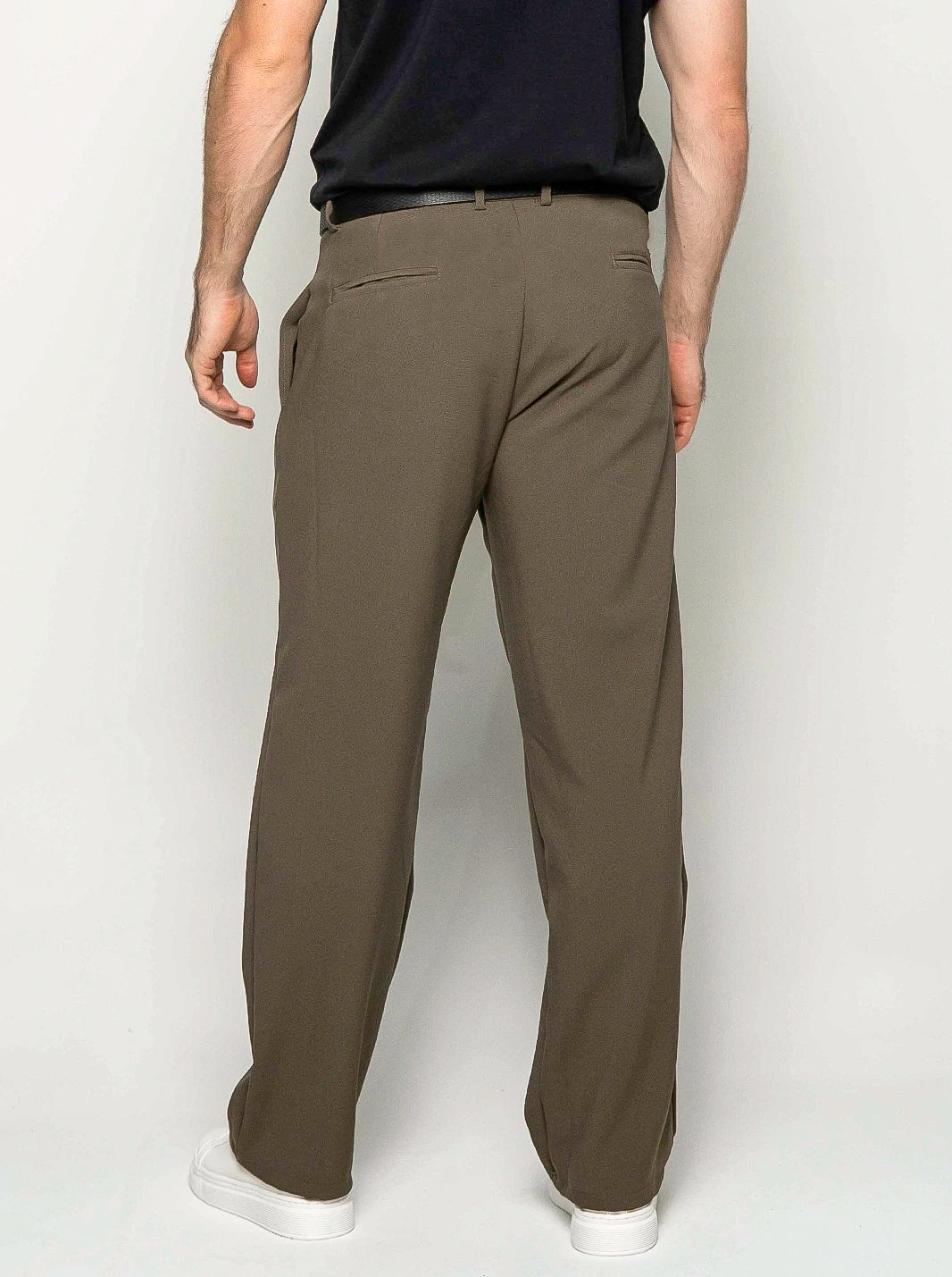 PANTALÓN CLÁSICO CON PRENSES DELANTEROS | HOMBRE