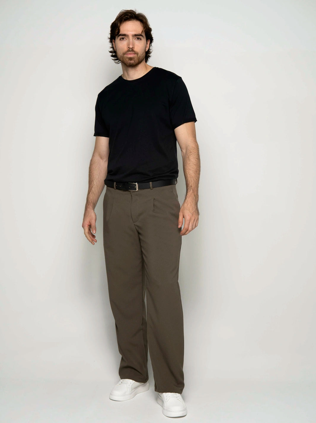 PANTALÓN DE VESTIR CON PINZAS | HOMBRE