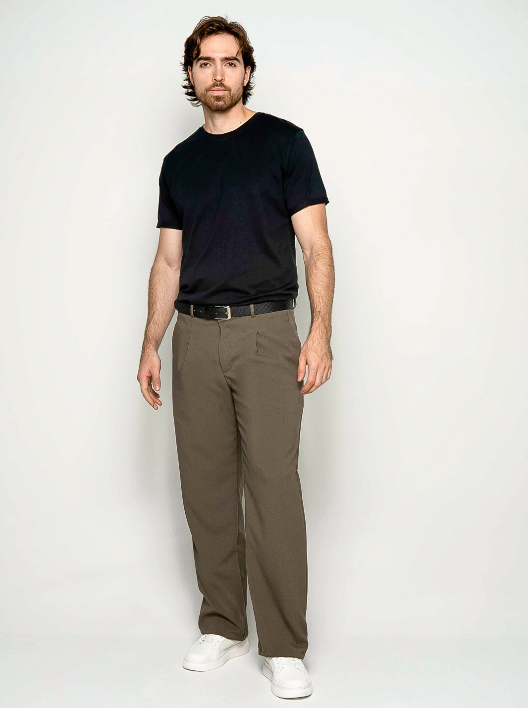 PANTALÓN CLÁSICO CON PRENSES DELANTEROS | HOMBRE