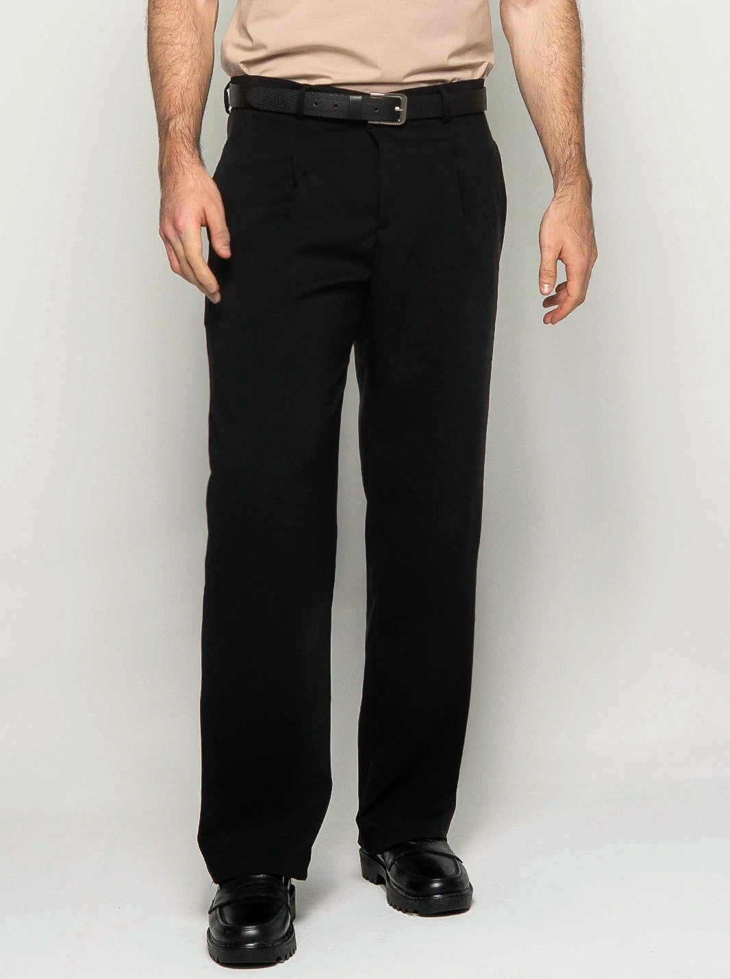 PANTALÓN CLÁSICO CON PRENSES DELANTEROS | HOMBRE
