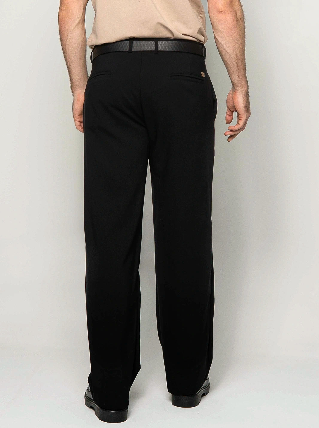 PANTALÓN CLÁSICO CON PRENSES DELANTEROS | HOMBRE