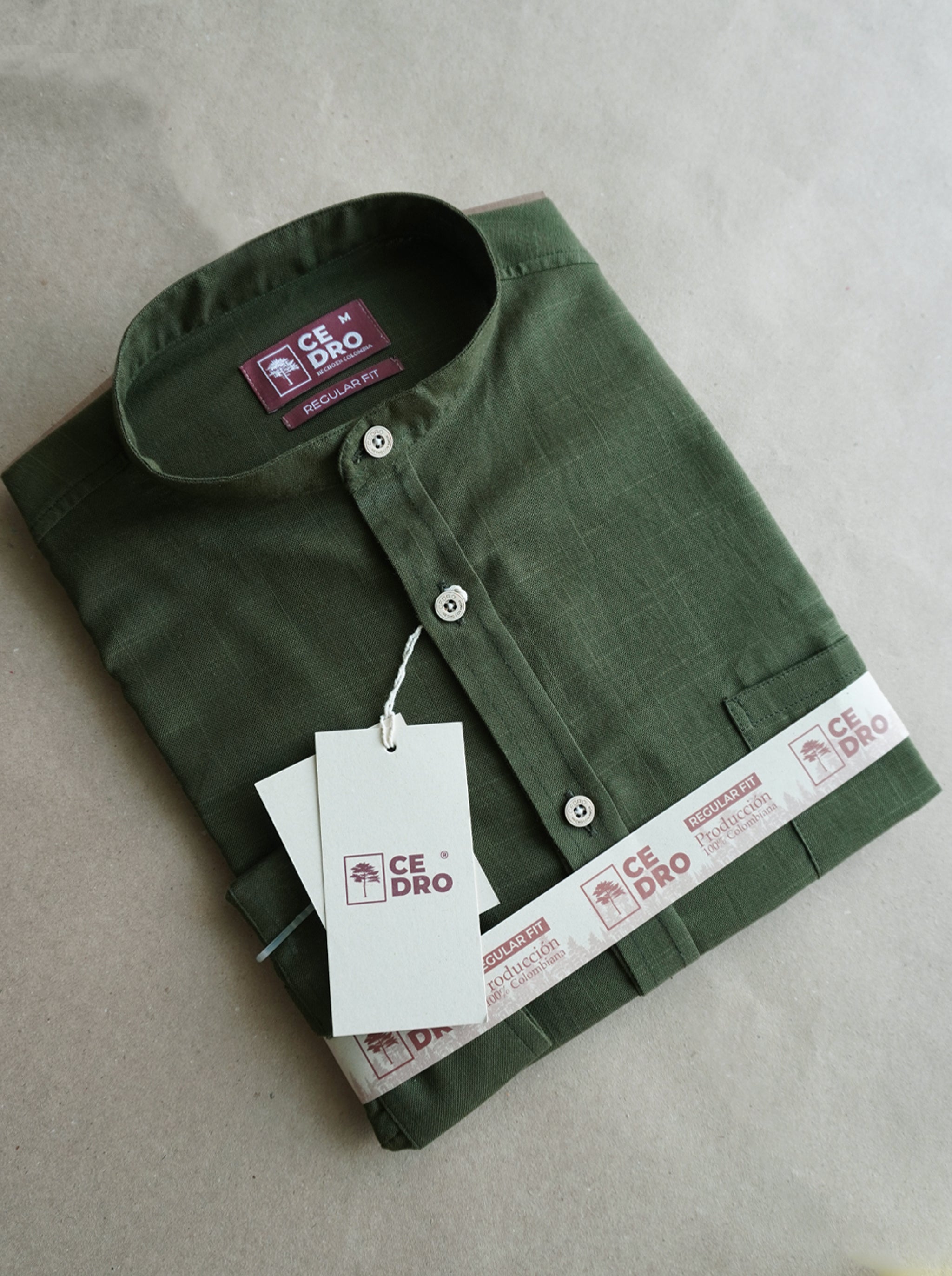 Camisa formal para hombre en fibra natural lino algodón color verde